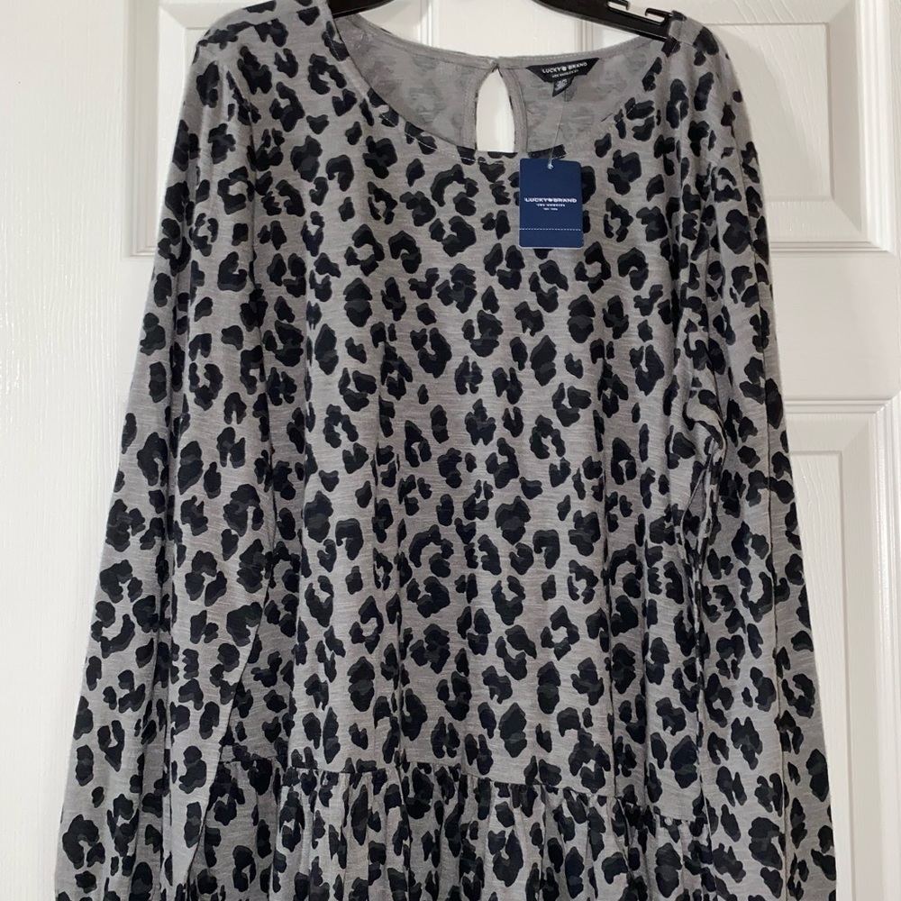 - Lucky Brand/ Leopard Long Sleeve Top - Picture 3 of 9